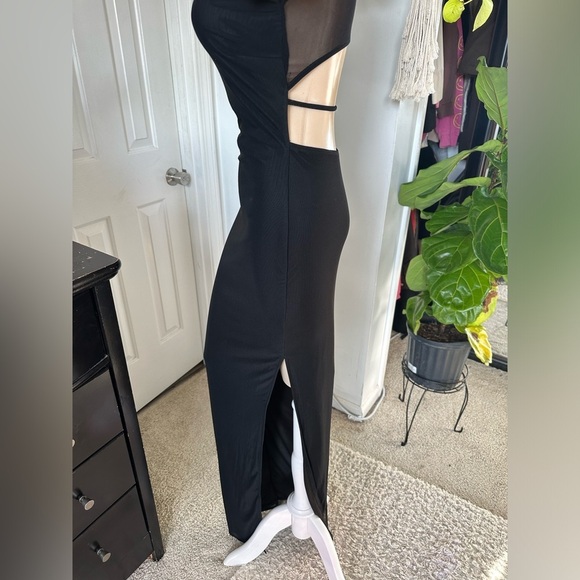 LULU’S PRISTINE POISE MESH CUTOUT LONG SLEEVE MAXI DRESS - Picture 11 of 15